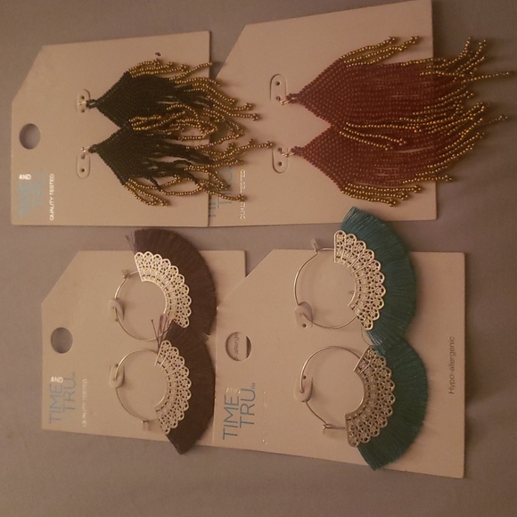 Earrings - Picture 1 of 3